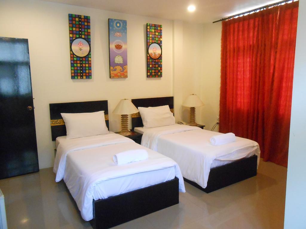 The Bang Khun Phrom Suites Bangkok Exteriör bild