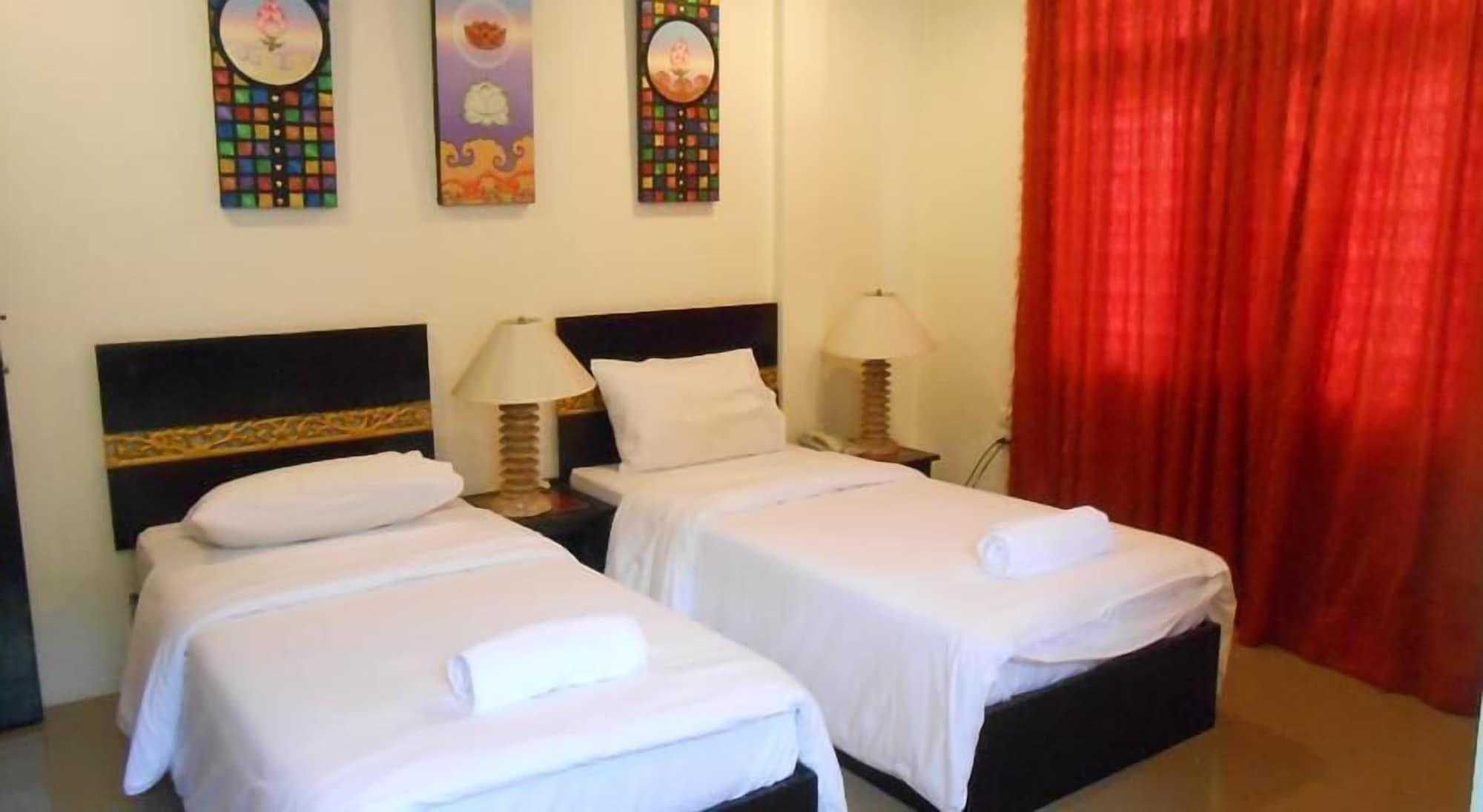 The Bang Khun Phrom Suites Bangkok Exteriör bild