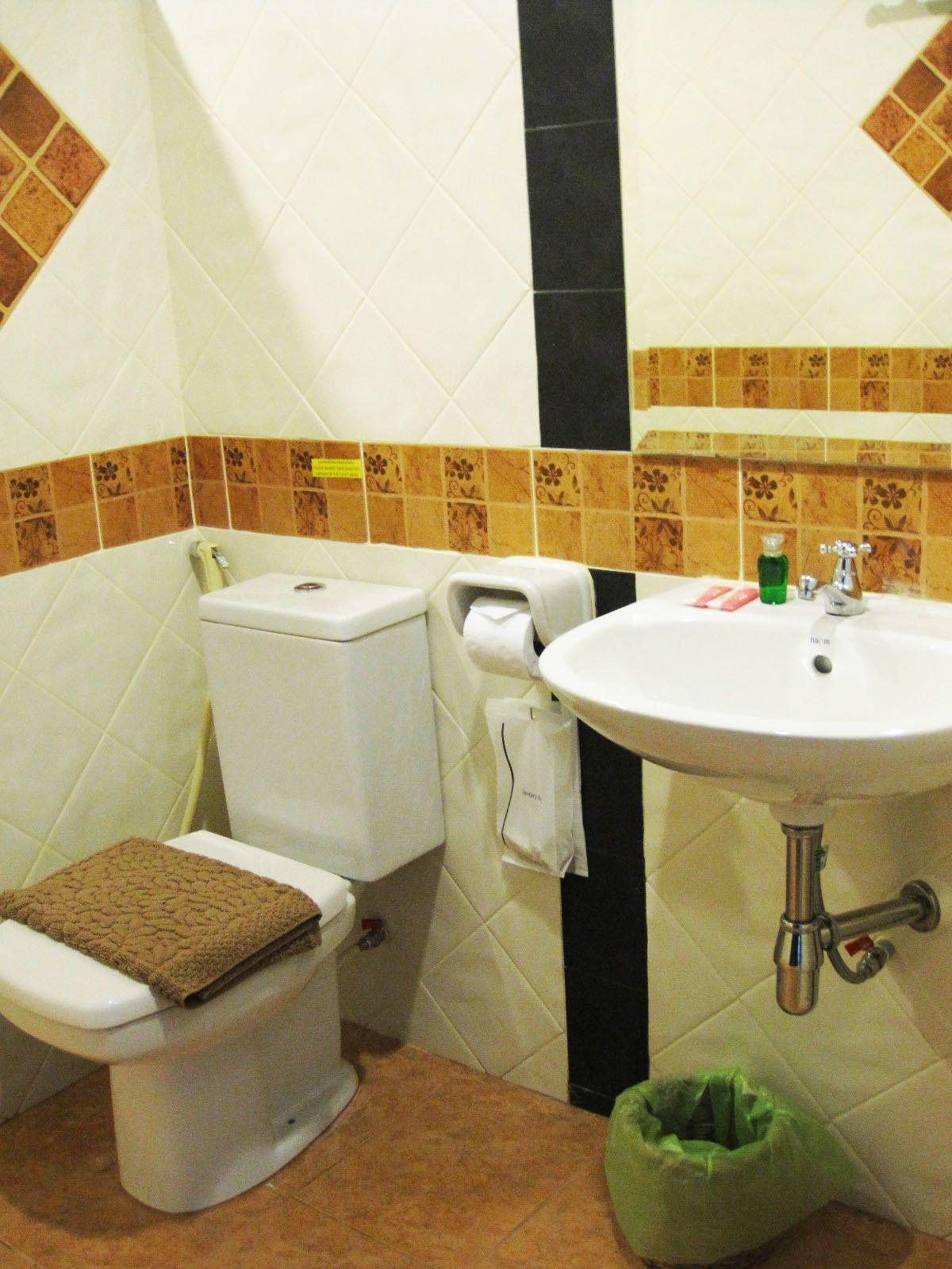The Bang Khun Phrom Suites Bangkok Exteriör bild