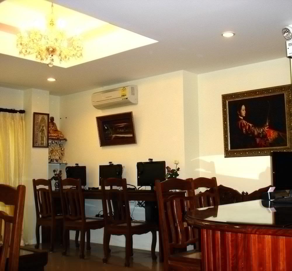The Bang Khun Phrom Suites Bangkok Exteriör bild